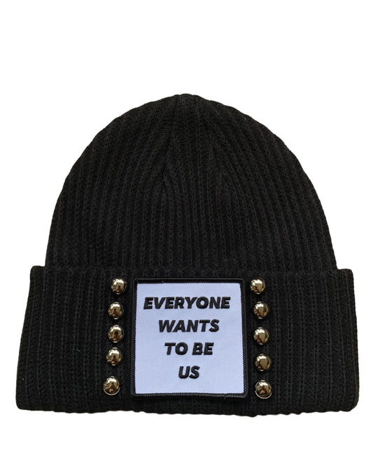 ‘EVERYONE WANTS TO BE US’ Andrea 2.0 knit beanie with studs